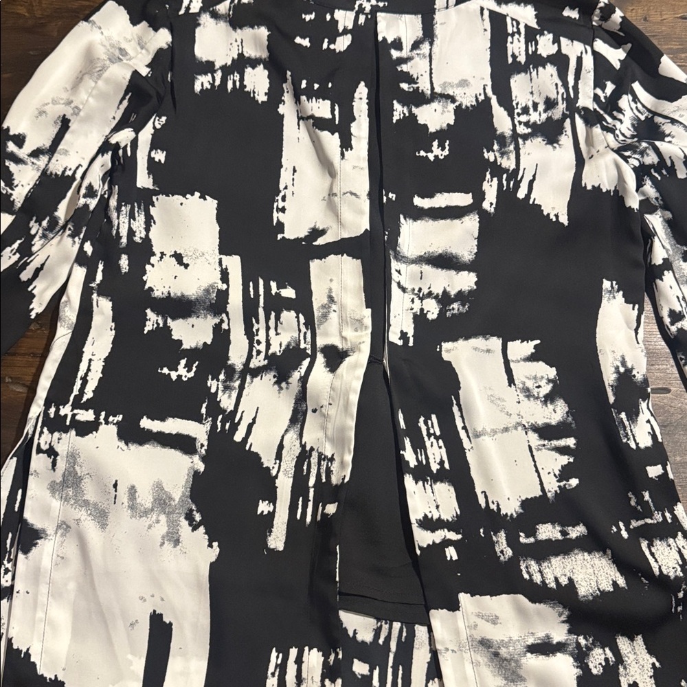 DKNY Monochrome Patterned Black and White Blouse - Picture 7 of 8